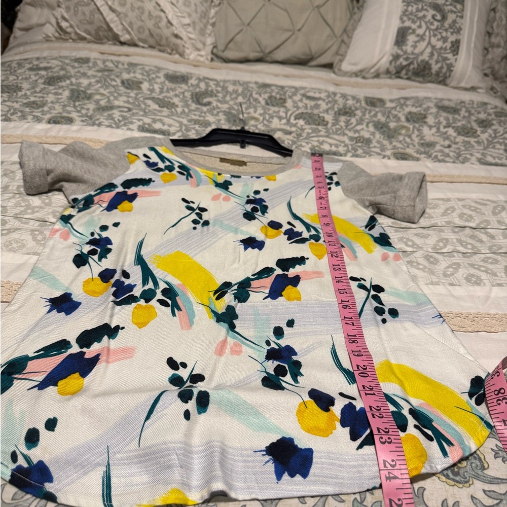 Deletta Multicolor Patterned Top - Picture 8 of 9